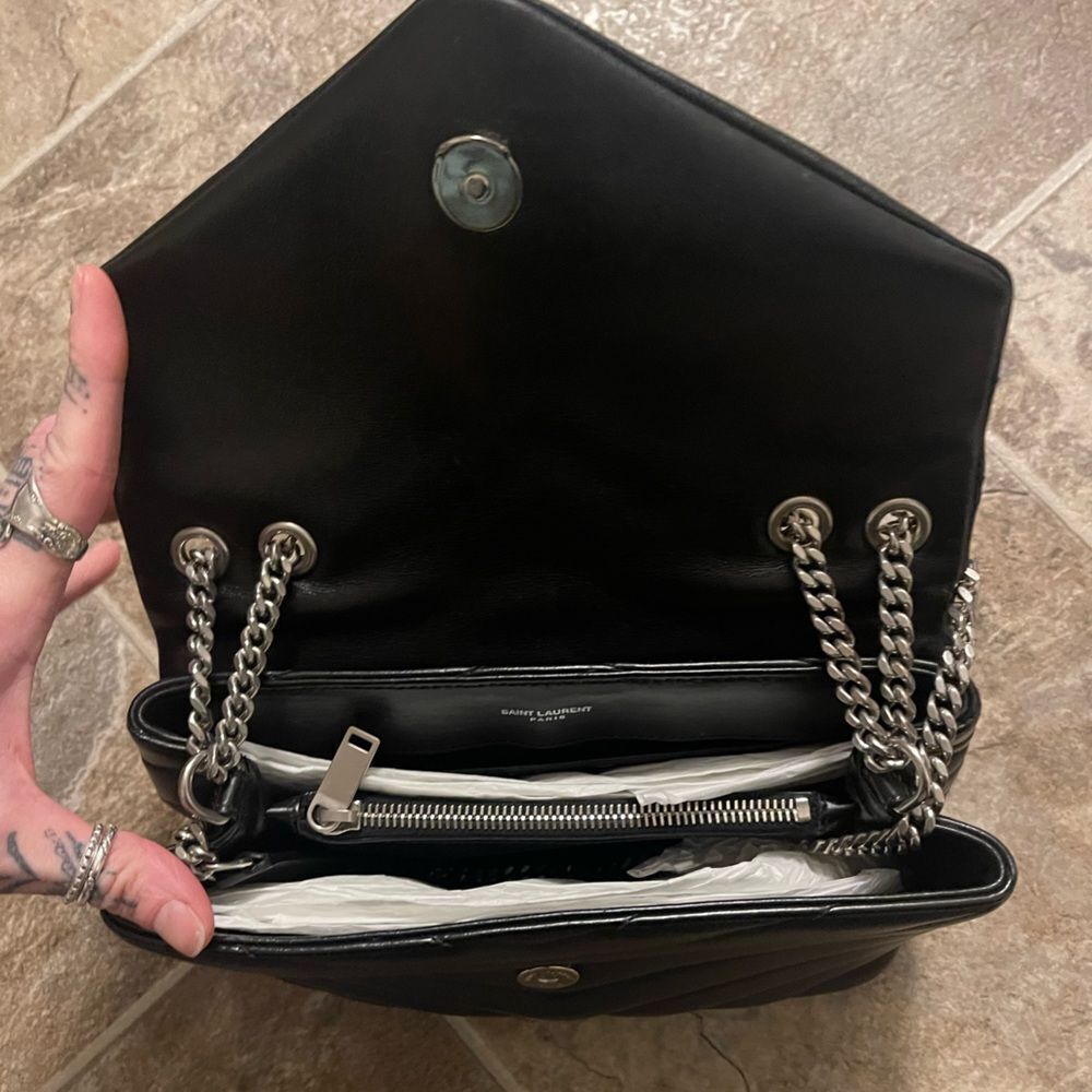 YSL Black LouLou - Picture 12 of 13